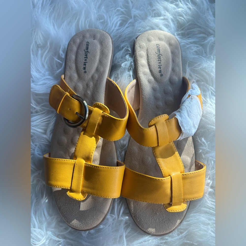 Comfort View Flat Sandal